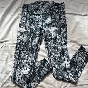 Lululemon Wunder Wundertrain Blue and White Leggings with Pockets 28” Size 6